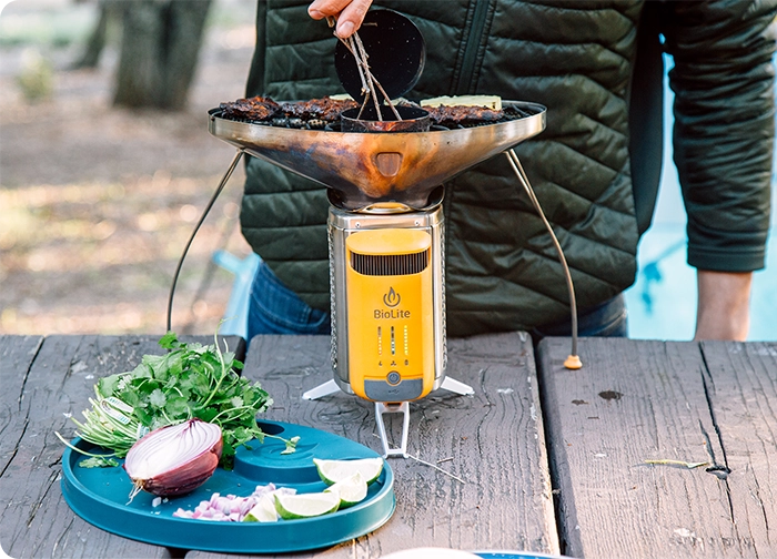 biolite-campstove-2-kompakt-dumansiz-odun-yakitli-kamp-sobasi-asimetrik-e-ticaret-gorsel1