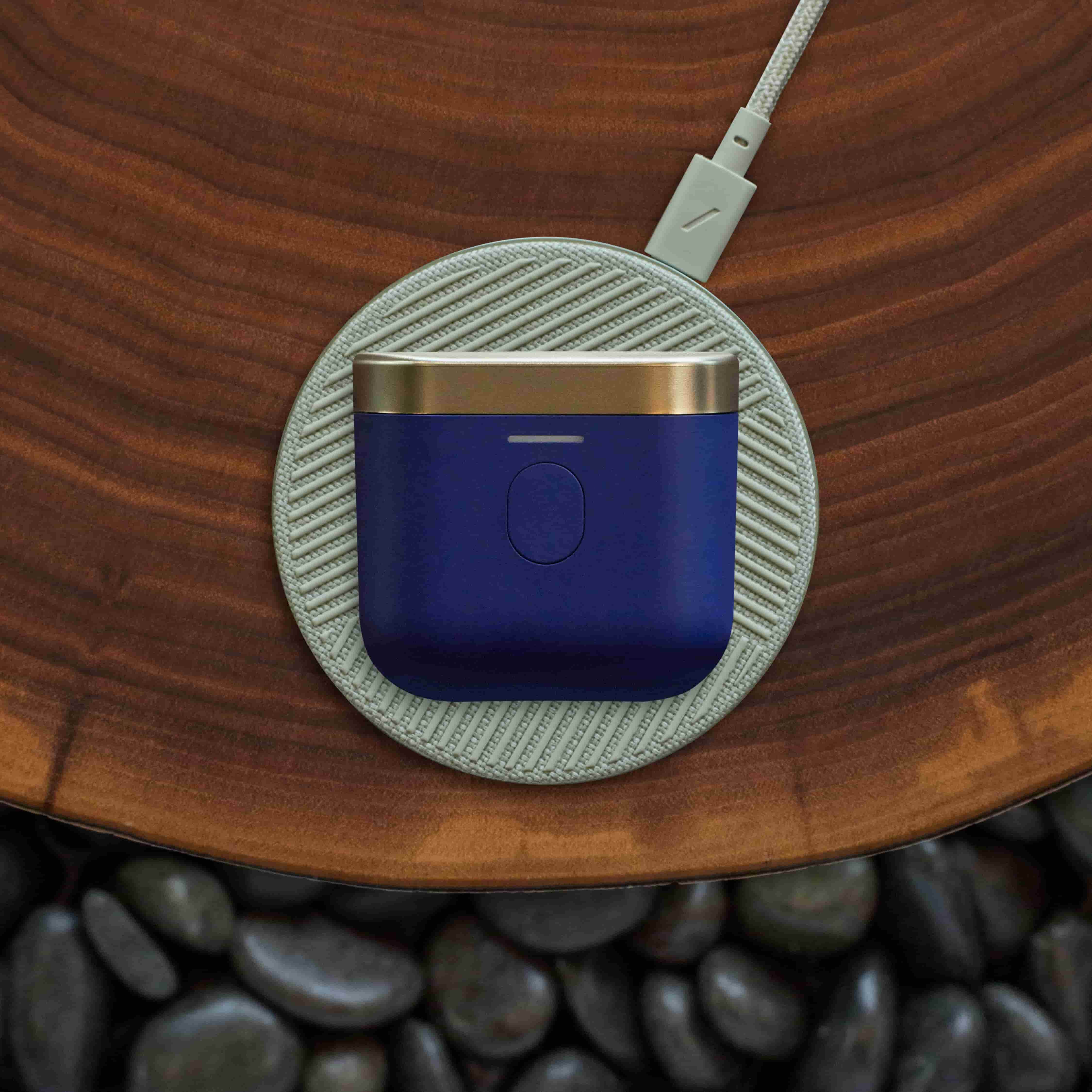 Bowers & Wilkins Px8