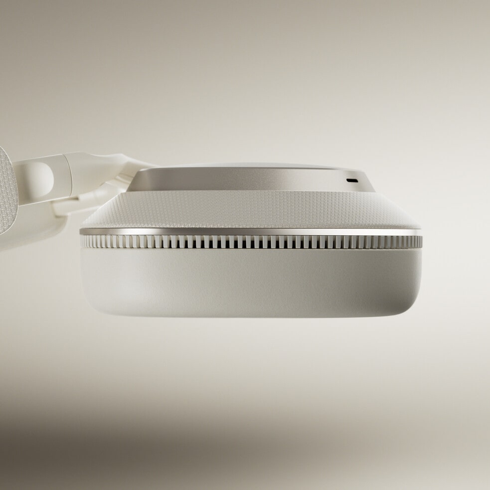 Bowers & Wilkins Px8