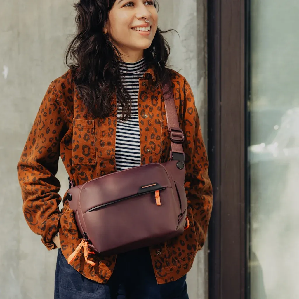 peak-design-everyday-sling-3l-v2-fonksiyonel-omuz-cantasi-asimetrik-e-ticaret-gorsel1