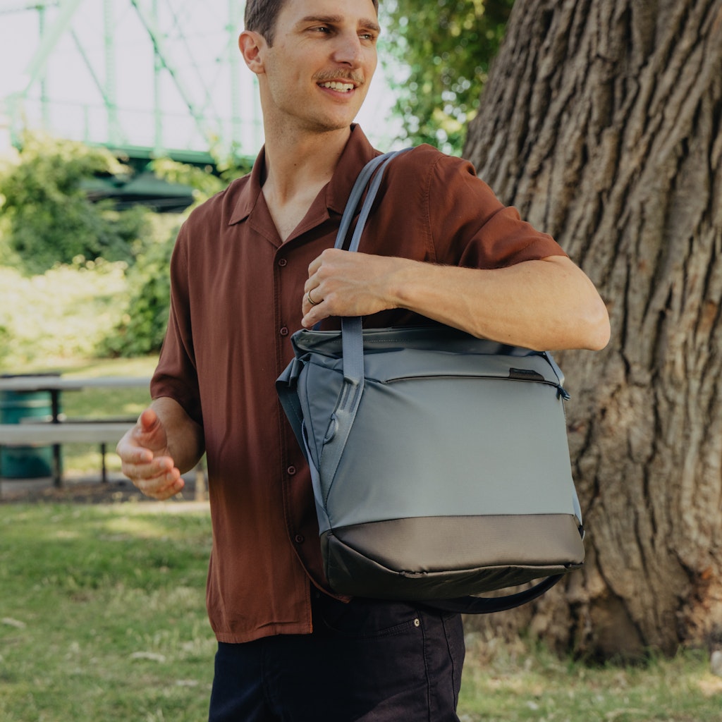 peak-design-everyday-tote-gunluk-el-omuz-cantasi-gunluk-el-omuz-cantasi-asimetrik-e-ticaret-gorsel1