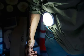 Solar FlexLight Güneş Enerjili & USB-C Şarjlı Ayarlanabilir Çok Amaçlı Işık - 4